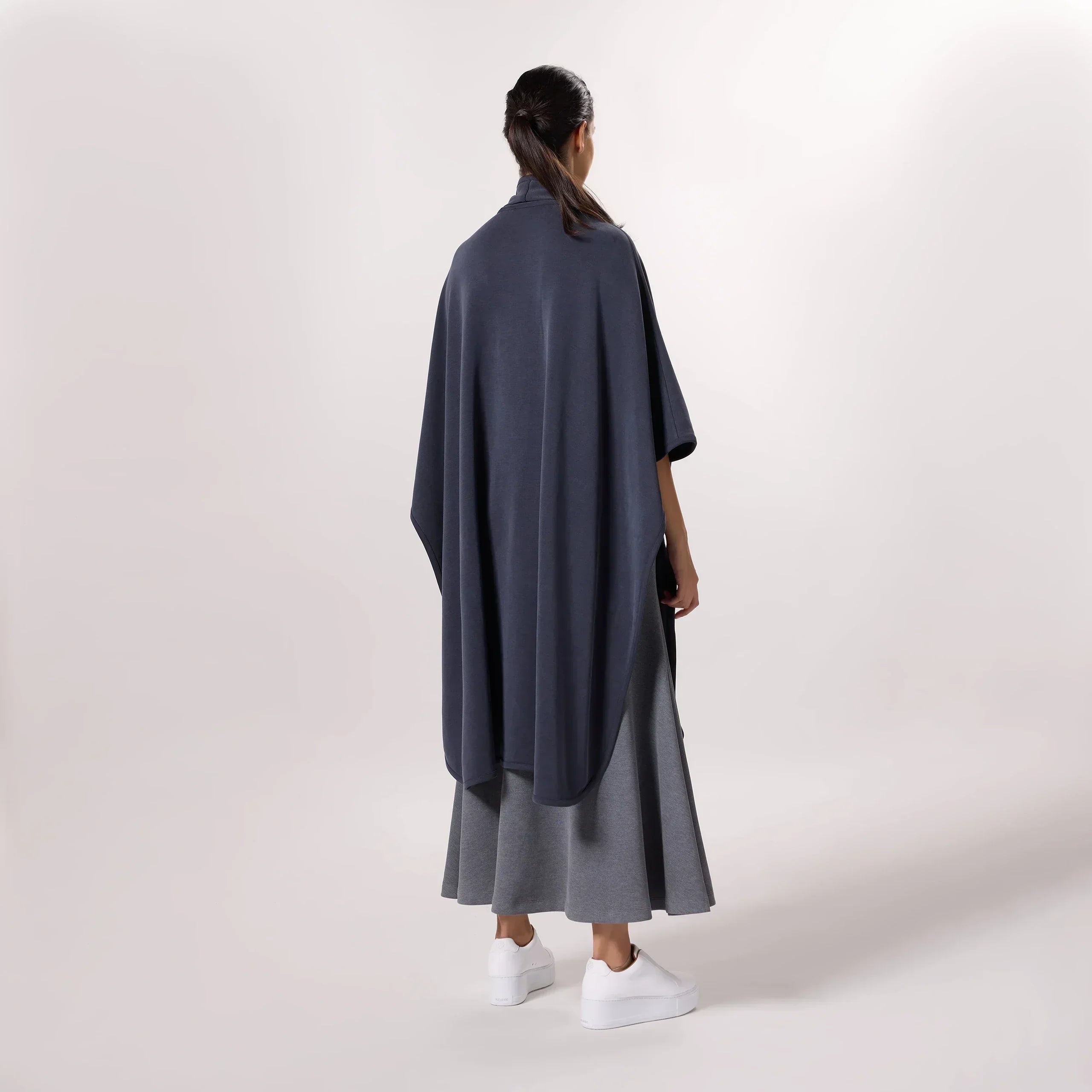 Soft Cape - SEASONAL BLACK