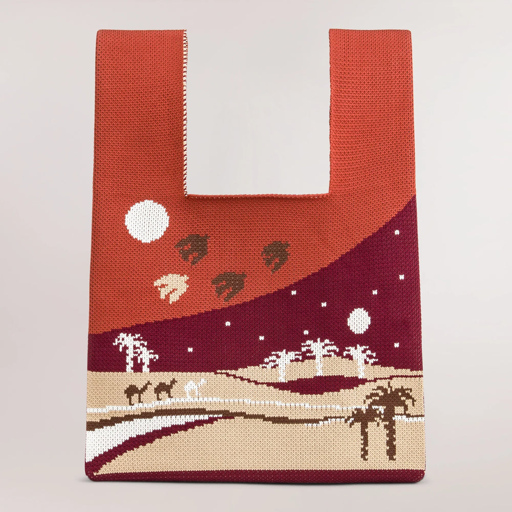Patterned desert scene bag with seasonal print from Ramadan's collection - حقيبة منقوشة بمشهد صحراوي مع طباعة موسمية من مجموعة رمضان