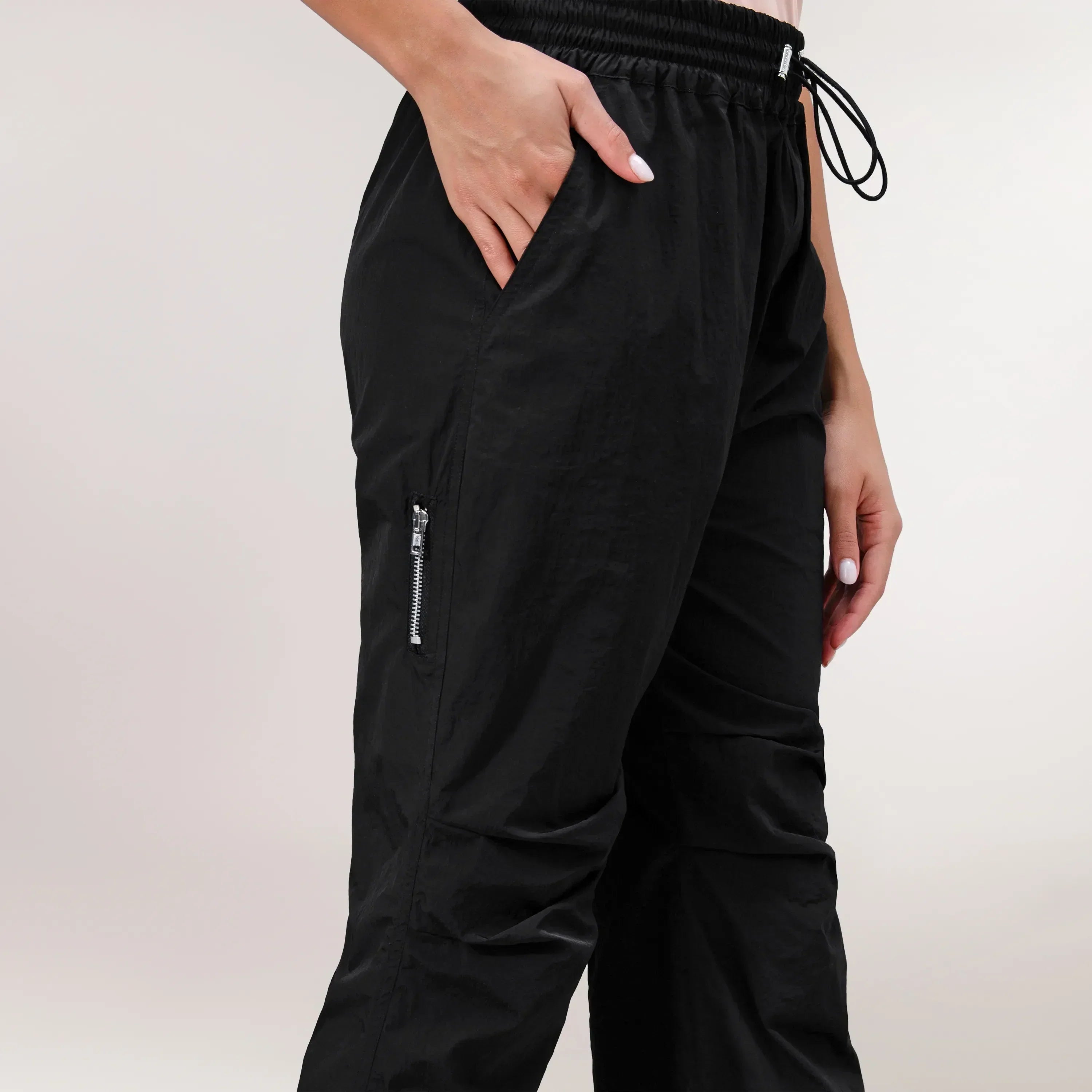 Parachute Pants - SEASONAL BLACK